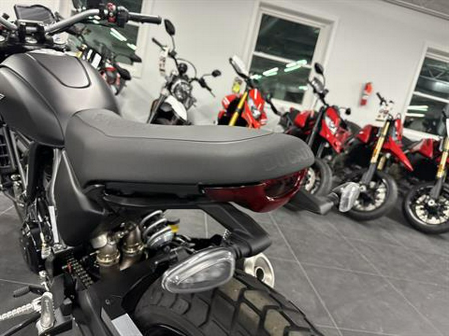 2025 Ducati Scrambler Icon