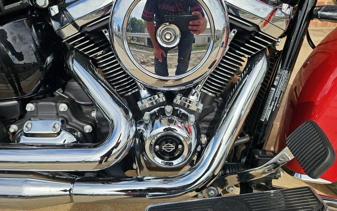 2024 Harley-Davidson Softail® Hydra-Glide Revival