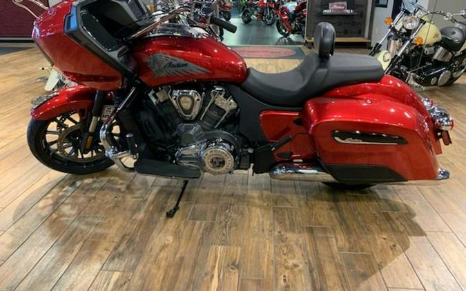 2020 Indian Motorcycle® Challenger Limited Ruby Metallic