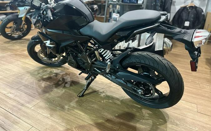 2025 BMW G 310 R Style Passion