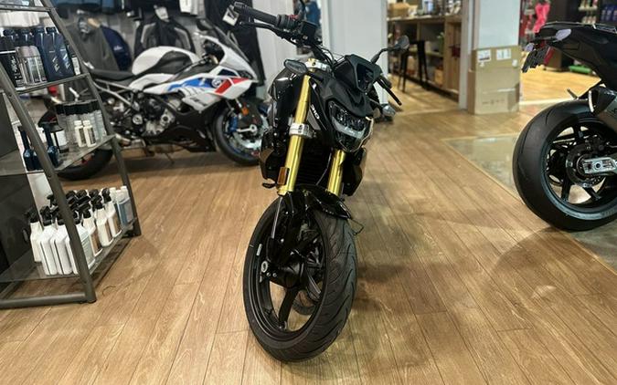 2025 BMW G 310 R Style Passion