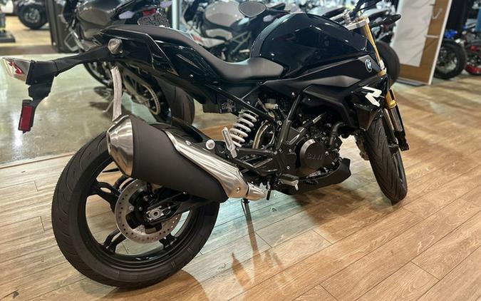 2025 BMW G 310 R Style Passion