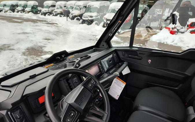 2026 Can-Am® Defender XT CAB HD11 With 10.25 in.display