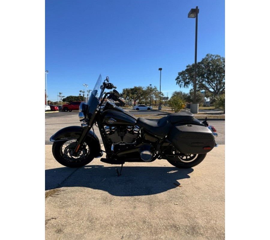 2026 Harley-Davidson Softail FLHC - Heritage Classic