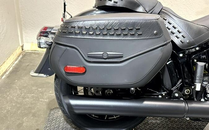 2026 Harley-Davidson® Heritage Classic® MIDNIGHT EMBER