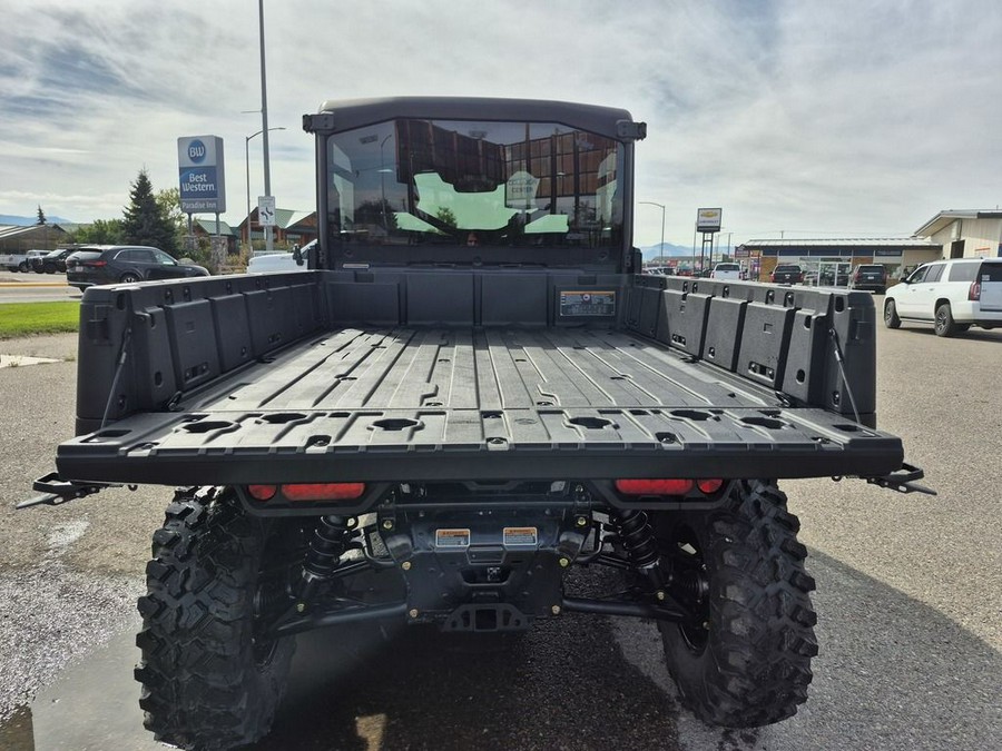 2026 Can-Am® Defender 6x6 Limited HD10