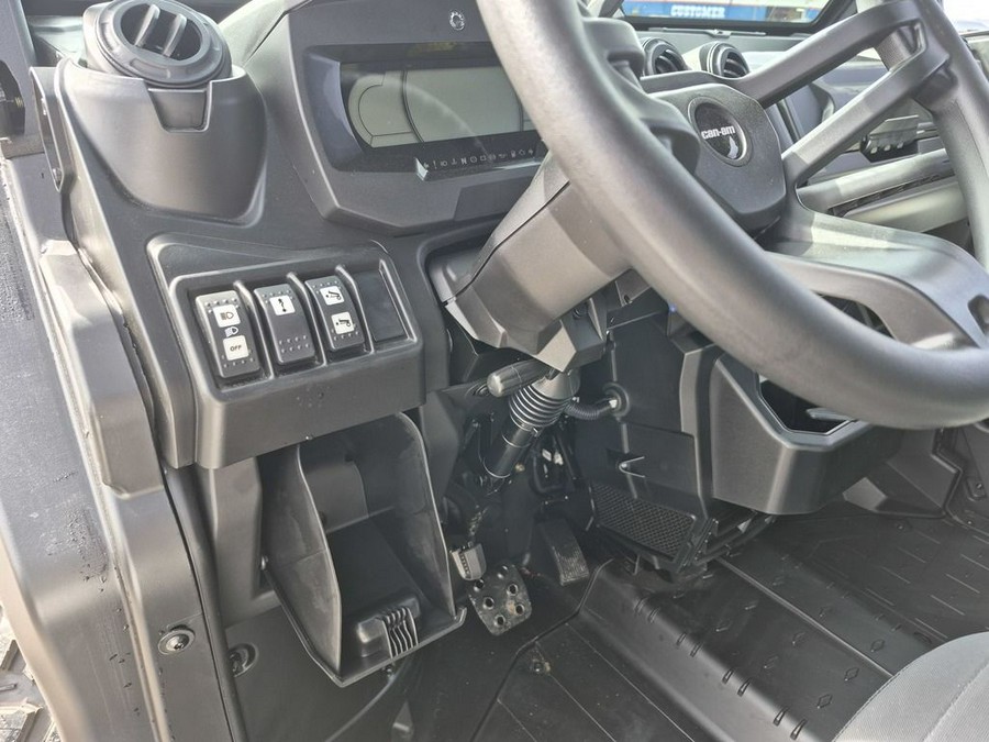 2026 Can-Am® Defender 6x6 Limited HD10