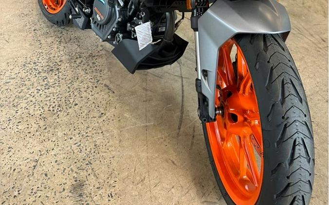 2023 KTM 200 DUKE ORANGE