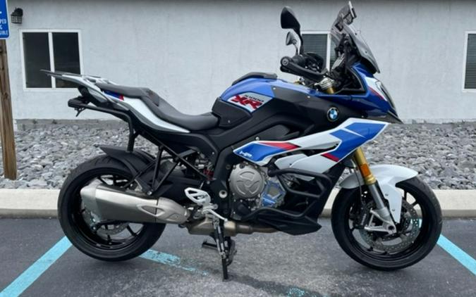 2019 BMW S 1000 XR Light White / Racing Blue Metallic / Racing Red