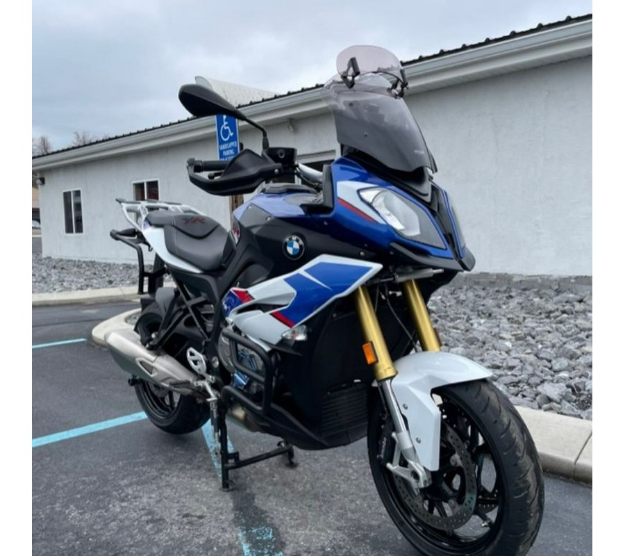 2019 BMW S 1000 XR Light White / Racing Blue Metallic / Racing Red