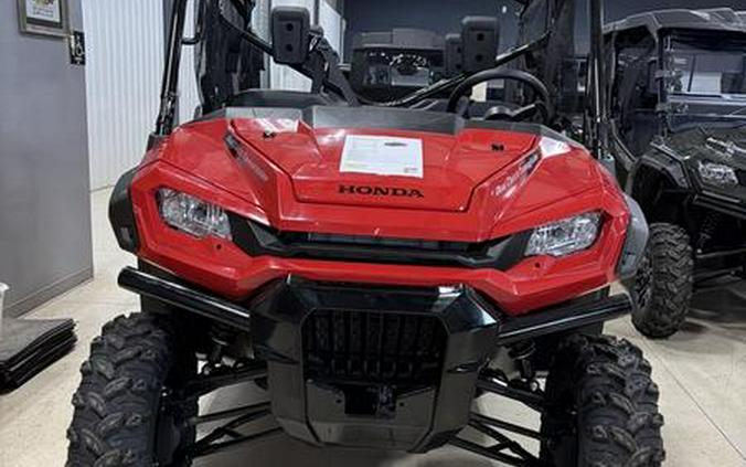 2025 Honda® Pioneer 1000-6 Deluxe Crew