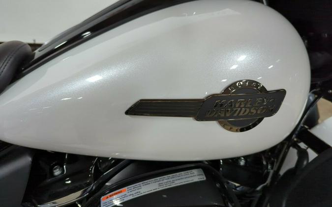 2024 Harley-Davidson® Ultra Limited White Onyx Pearl – Black Finish