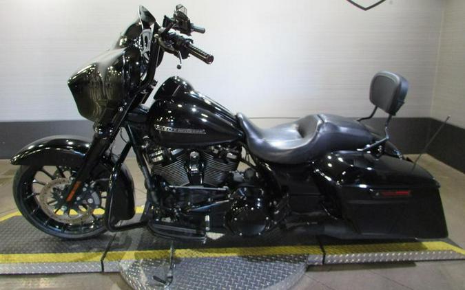 2018 Harley-Davidson® FLHXS - Street Glide® Special