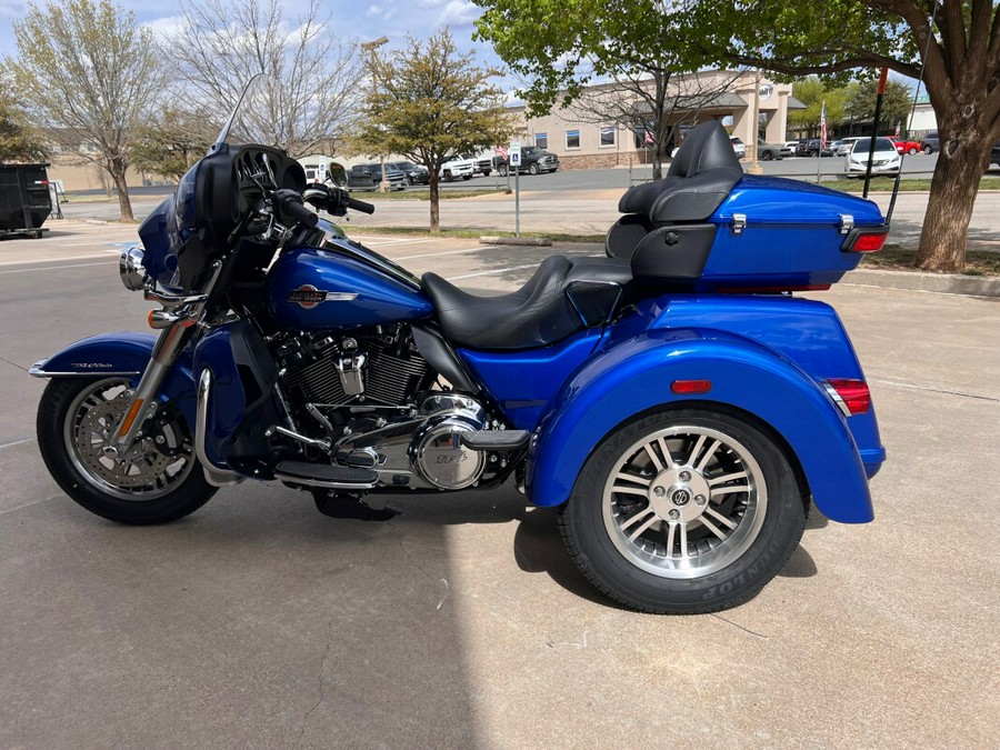 2024 Harley-Davidson® Tri Glide® Ultra Blue Burst