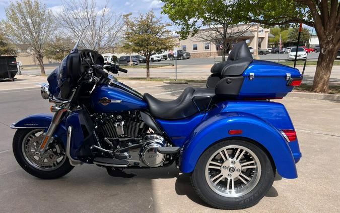 2024 Harley-Davidson® Tri Glide® Ultra Blue Burst