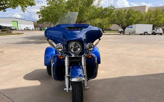 2024 Harley-Davidson® Tri Glide® Ultra Blue Burst