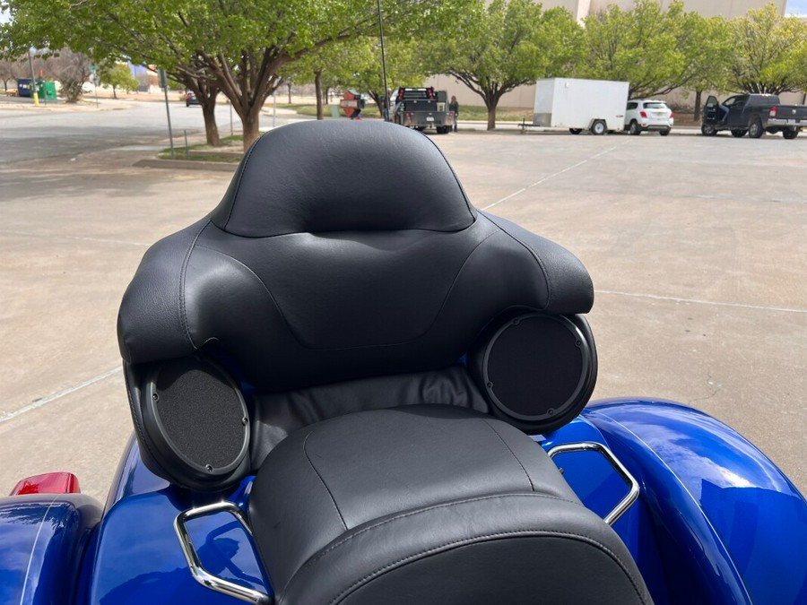 2024 Harley-Davidson® Tri Glide® Ultra Blue Burst