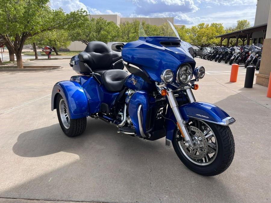 2024 Harley-Davidson® Tri Glide® Ultra Blue Burst