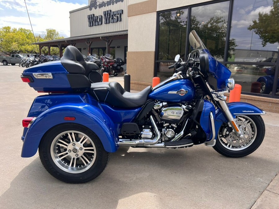 2024 Harley-Davidson® Tri Glide® Ultra Blue Burst