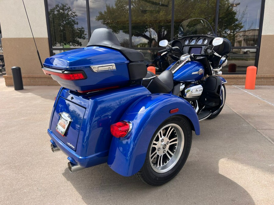 2024 Harley-Davidson® Tri Glide® Ultra Blue Burst