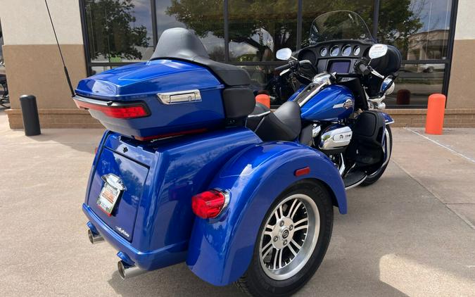 2024 Harley-Davidson® Tri Glide® Ultra Blue Burst