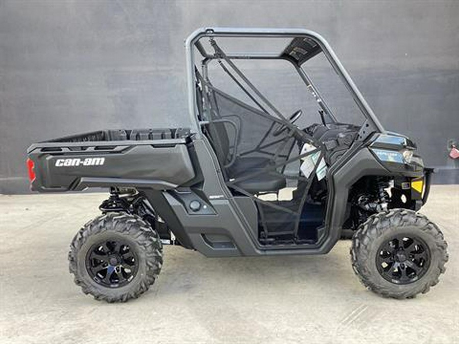 2025 Can-Am Defender DPS HD10