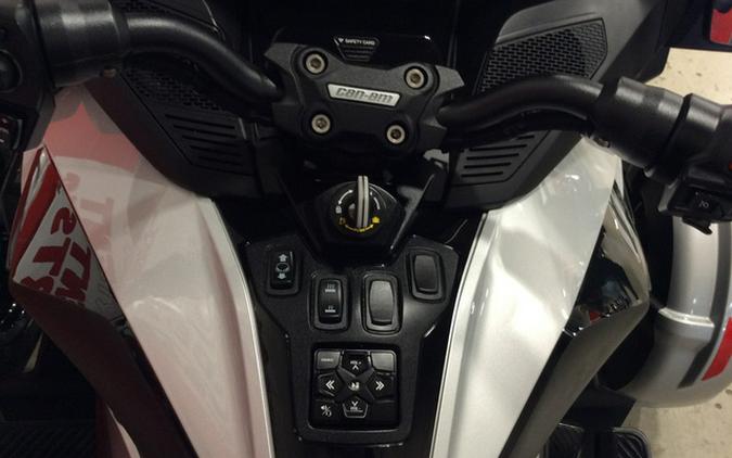 2022 Can-Am Spyder RT Roadster