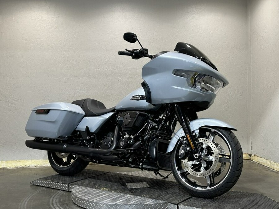 Harley-Davidson Road Glide® 2024 FLTRX 84415716 ATLAS SLV MTLIC