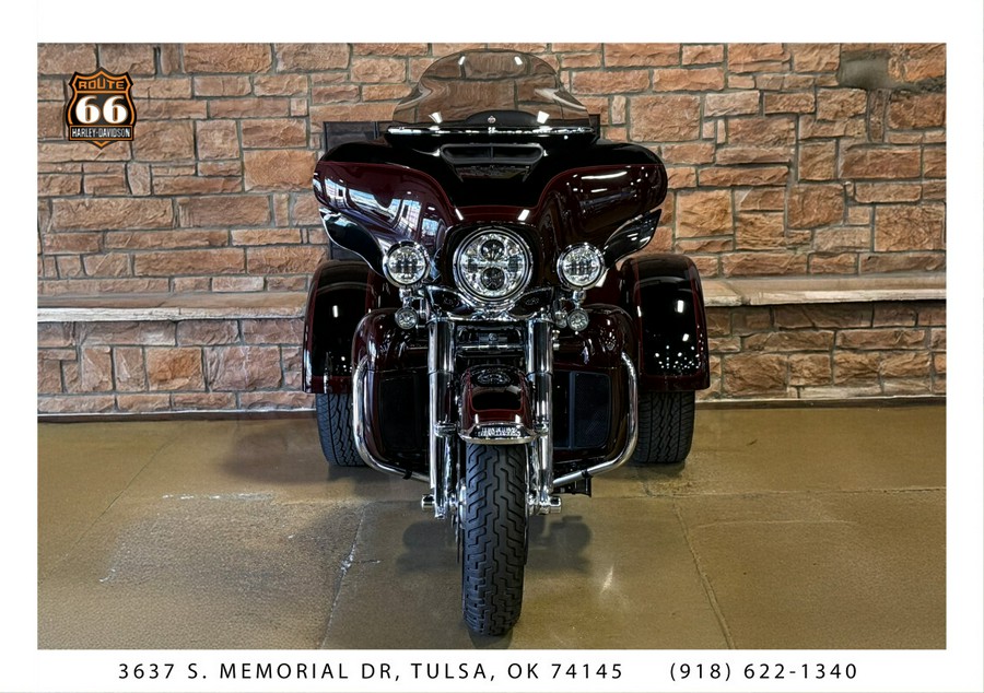 2022 Harley-Davidson® Tri Glide® Ultra MDNT CRMSON/BLK W/PS