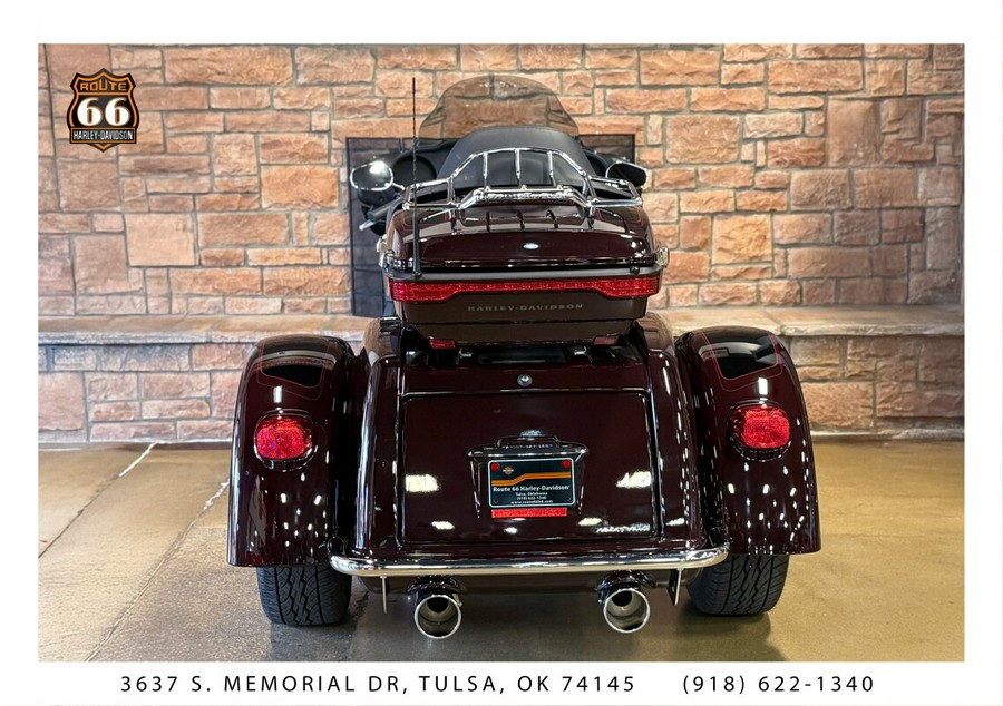 2022 Harley-Davidson® Tri Glide® Ultra MDNT CRMSON/BLK W/PS