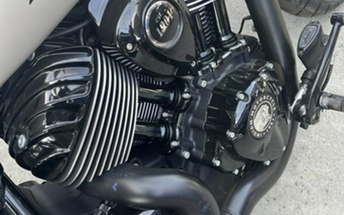 2023 Indian Chief Bobber Dark Horse Silver Quartz Smoke