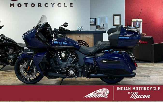 2024 Indian Motorcycle® Pursuit® Dark Horse® with PowerBand Audio Package Springfield Blue