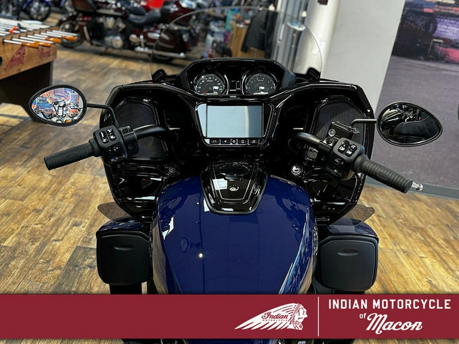 2024 Indian Motorcycle® Pursuit® Dark Horse® with PowerBand Audio Package Springfield Blue