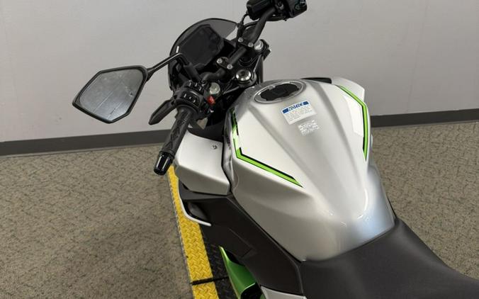 2024 Kawasaki Z7 Hybrid ABS