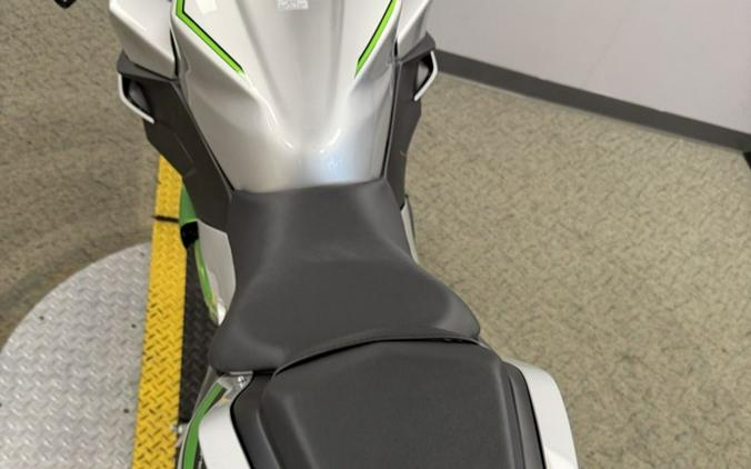 2024 Kawasaki Z7 Hybrid ABS