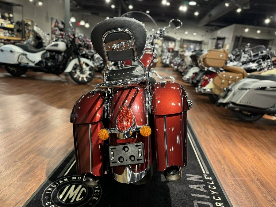 2022 Indian Motorcycle® Springfield® Maroon Metallic/Crimson Metallic