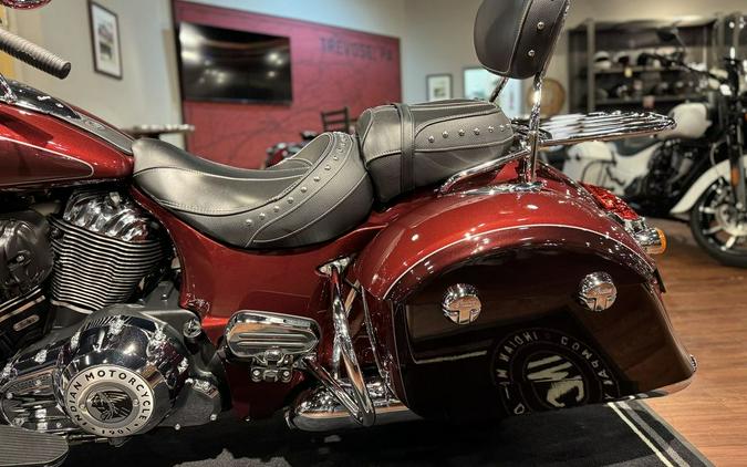 2022 Indian Motorcycle® Springfield® Maroon Metallic/Crimson Metallic