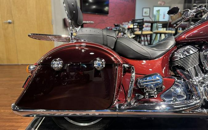 2022 Indian Motorcycle® Springfield® Maroon Metallic/Crimson Metallic