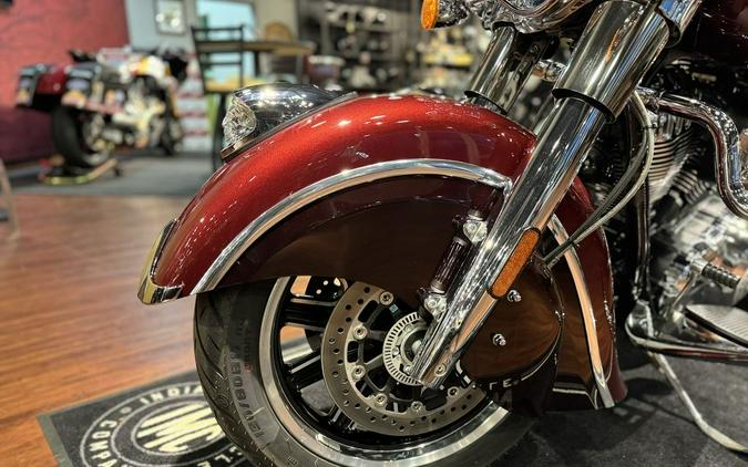 2022 Indian Motorcycle® Springfield® Maroon Metallic/Crimson Metallic