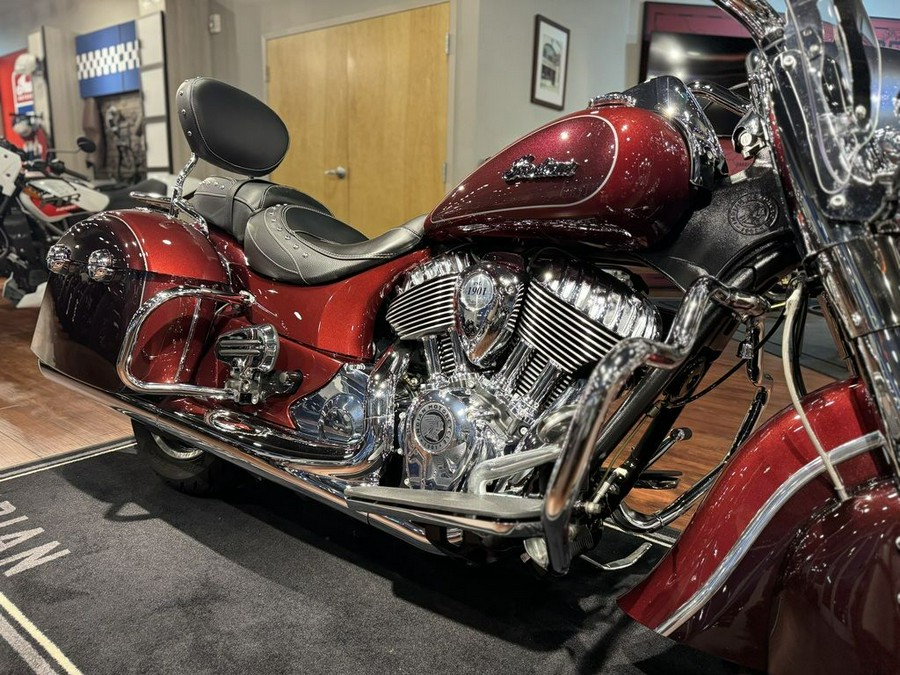 2022 Indian Motorcycle® Springfield® Maroon Metallic/Crimson Metallic