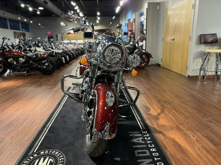 2022 Indian Motorcycle® Springfield® Maroon Metallic/Crimson Metallic