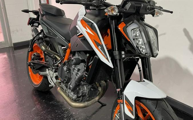 2021 KTM Duke 890 R