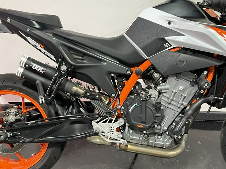 2021 KTM Duke 890 R