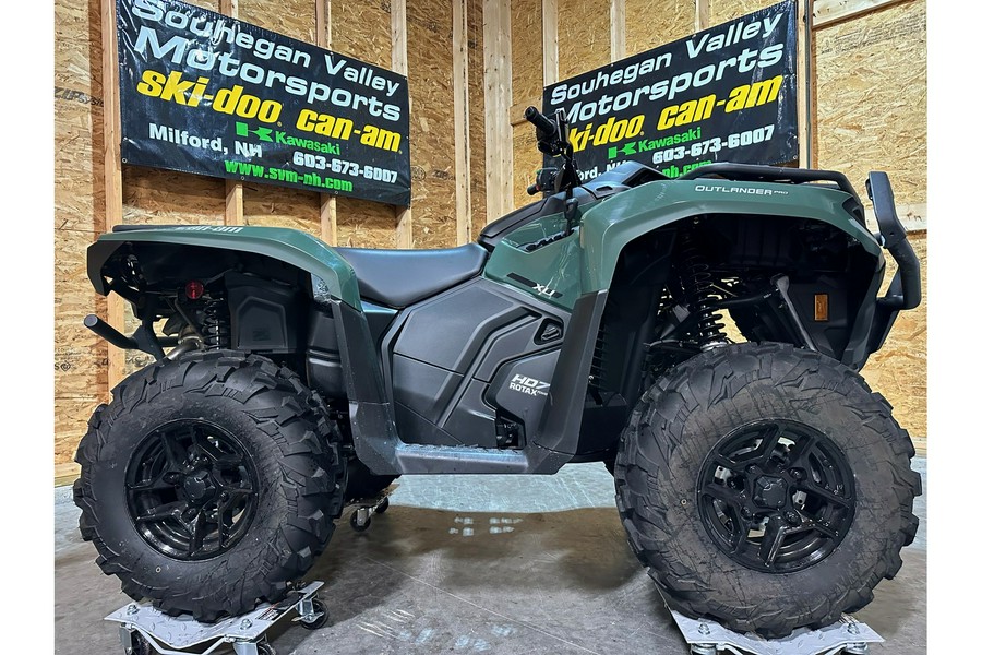 2023 Can-Am Outlander PRO XU HD7