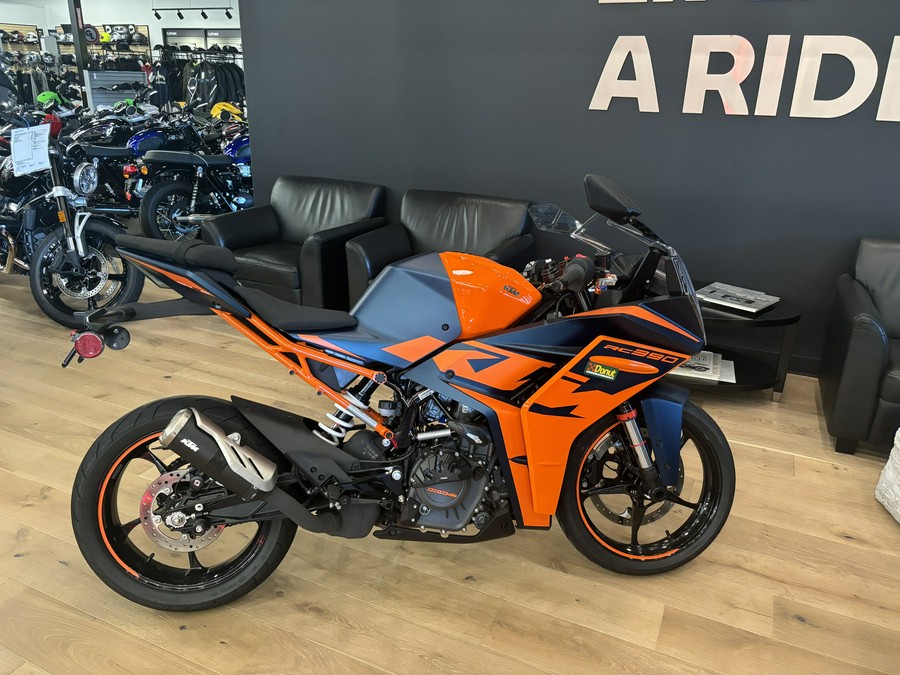 2022 KTM RC 390