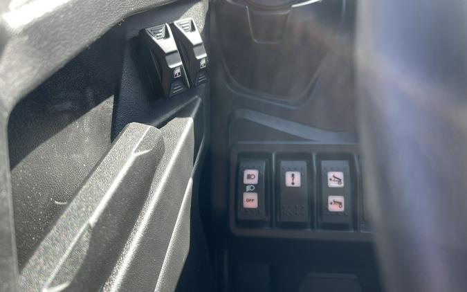 2026 Can-Am Defender PRO Limited