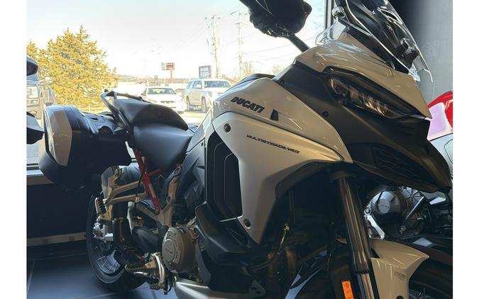 2024 Ducati Multistrada V4 S Travel & Radar