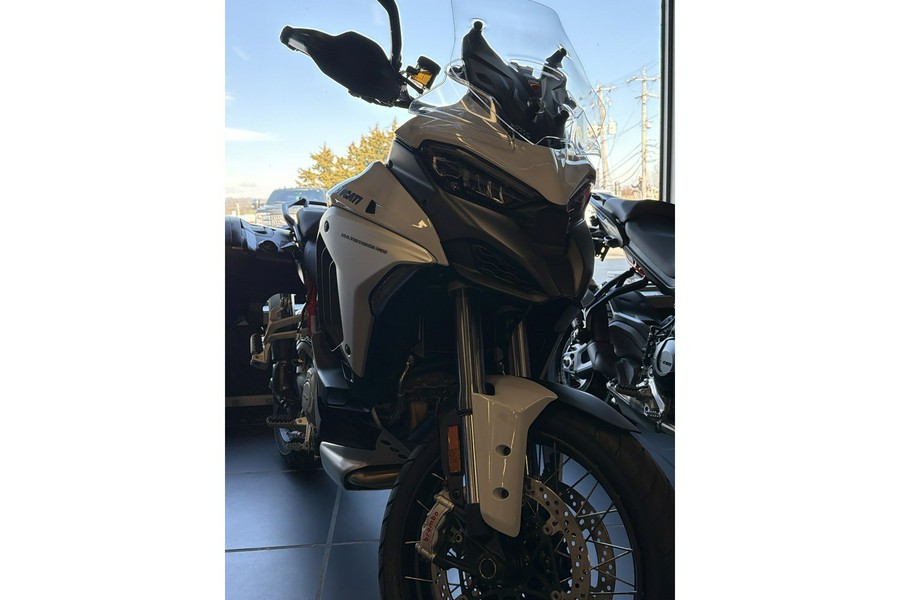 2024 Ducati Multistrada V4 S Travel & Radar