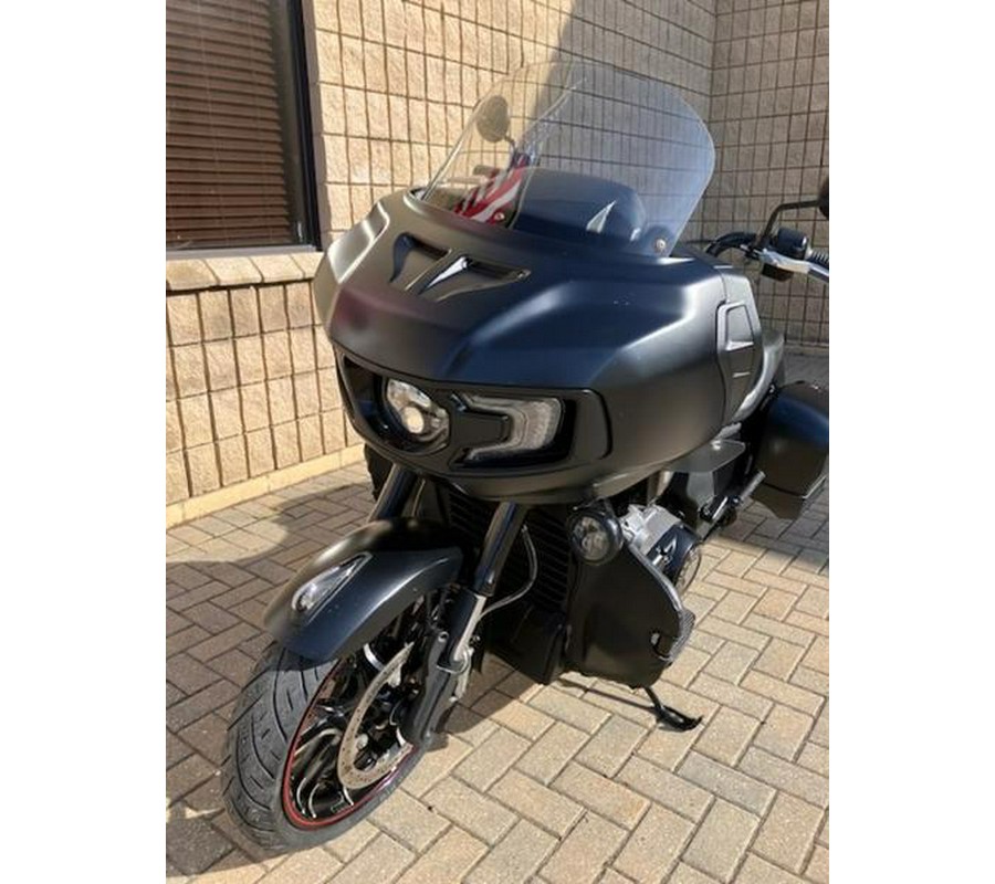 2021 Indian Motorcycle® Challenger® Dark Horse Thunder Black Smoke