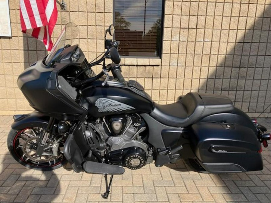 2021 Indian Motorcycle® Challenger® Dark Horse Thunder Black Smoke